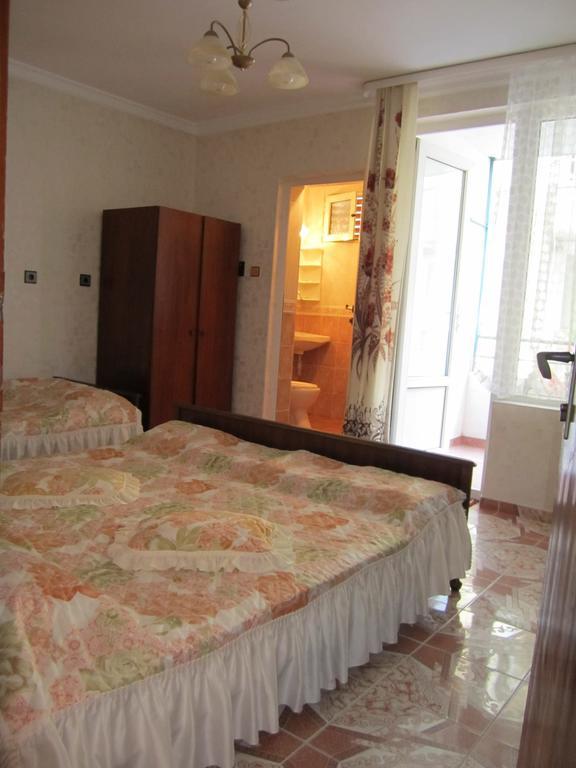 Central Guesthouse نيسيبار المظهر الخارجي الصورة