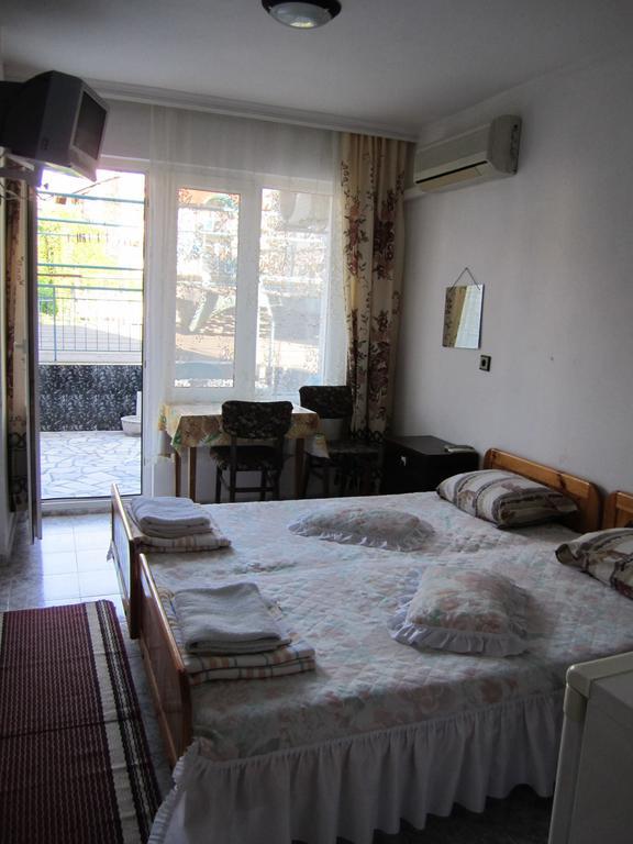 Central Guesthouse نيسيبار المظهر الخارجي الصورة