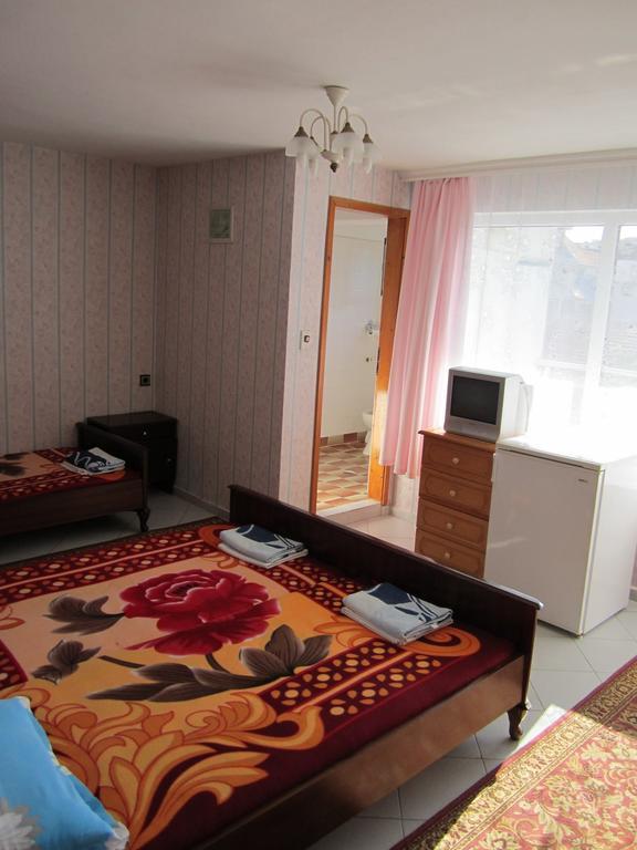 Central Guesthouse نيسيبار المظهر الخارجي الصورة